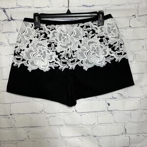 🔥🔥SOLD🔥🔥One Market Gorgeous Dress Shorts Sz Medium Black with White Floral Lace